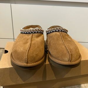 Uggs Tasman Size 5 in women. Bought the wrong size